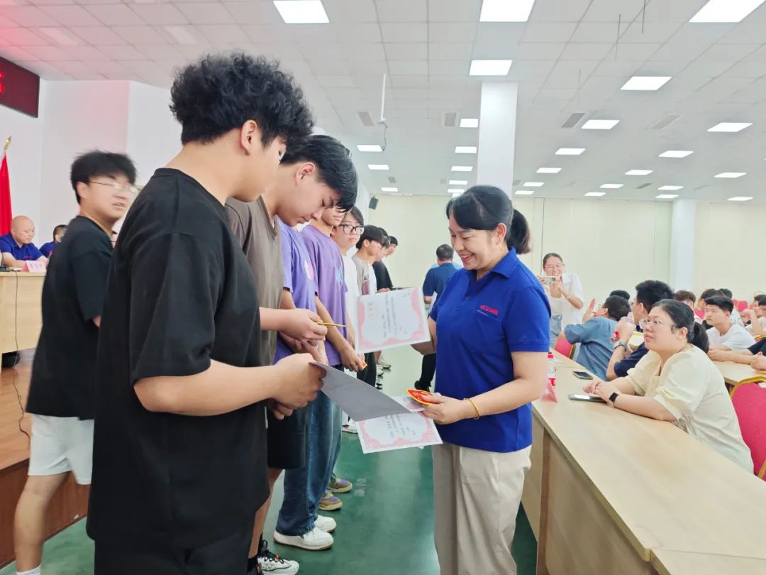 工學傳匠心 實踐書未來丨180名浙江省機電技師學院學生來瑞立拜師