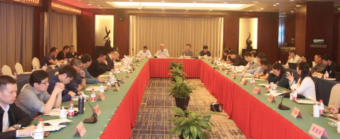 全國(guó)汽車標(biāo)準(zhǔn)化技術(shù)委員會(huì)底盤分技術(shù)委員會(huì)2021年標(biāo)準(zhǔn)審查大會(huì)在瑞立召開(kāi)